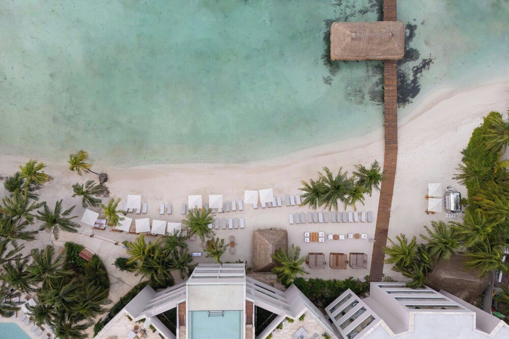 Piscina externa e terraço do Almare Isla Mujeres
