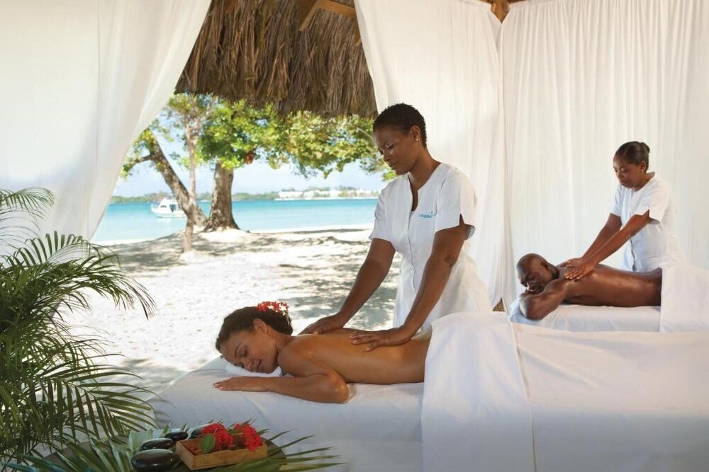 Couples Negril couples-only all-inclusive beachfront resort in Jamaica, photo 6 of 8