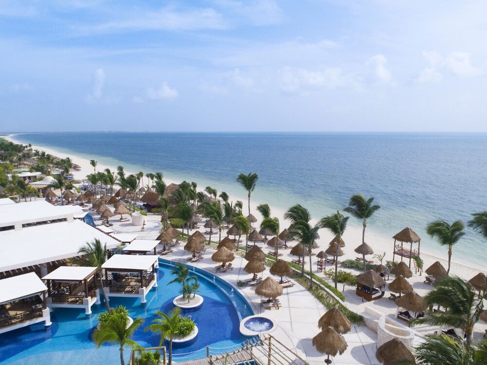 Resort só para adultos Excellence Playa Mujeres na costa