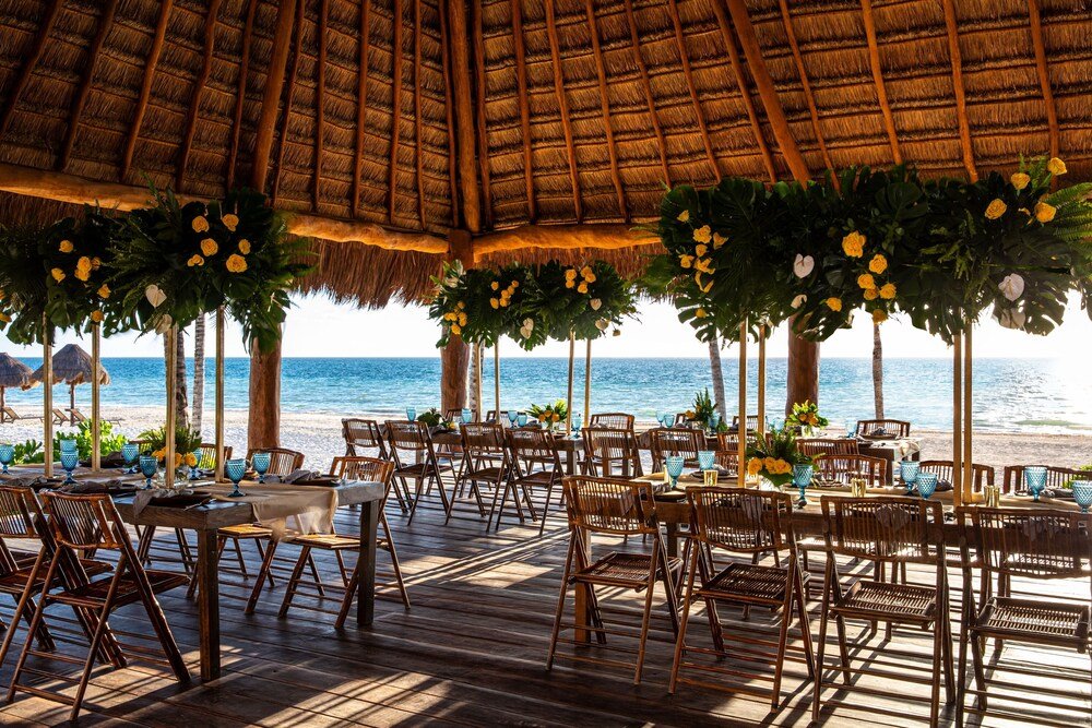Swim-up bar and pool at Excellence Riviera Cancun