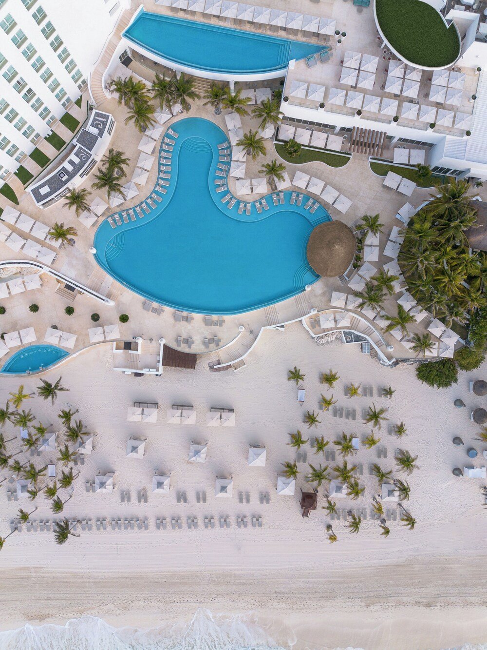 Le Blanc Spa Resort Cancún habitación con jacuzzi privado interior