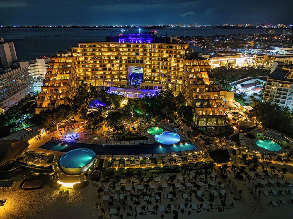 Live Aqua Cancun adults-only all-inclusive resort, photo 1 of 8