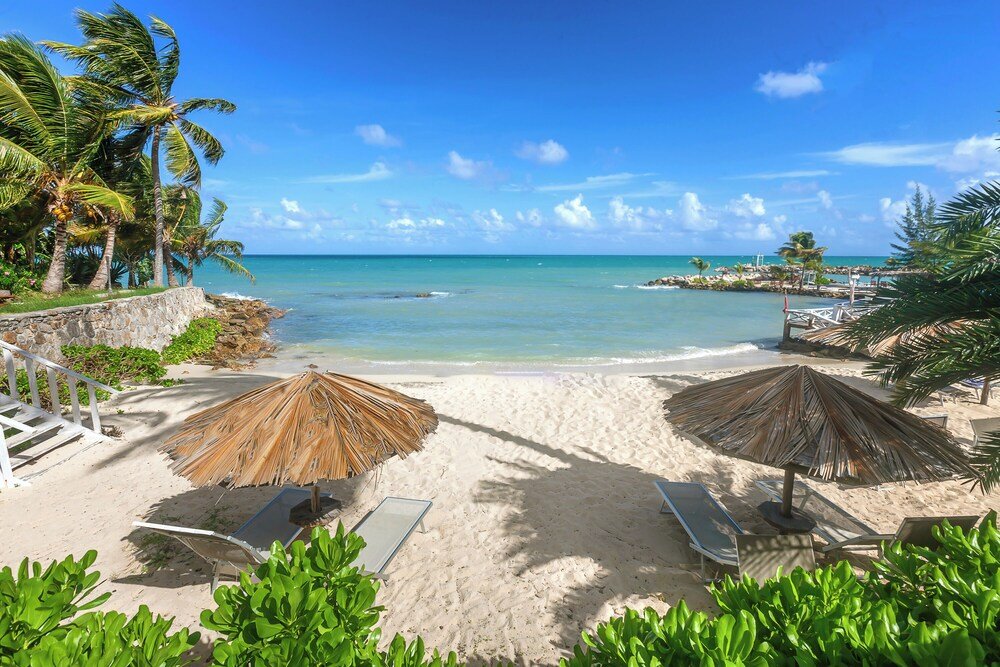 Ocean Point Beach Resort & Spa, resort só para adultos em Hodges Bay, Antigua, foto 1 de 8