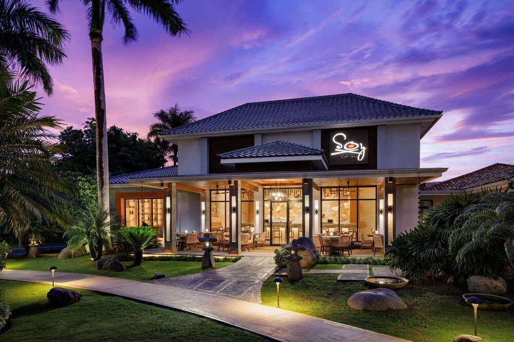 Sandals Jamaica Montego Bay all-inclusive beachfront resort for adult couples, photo 2 of 8