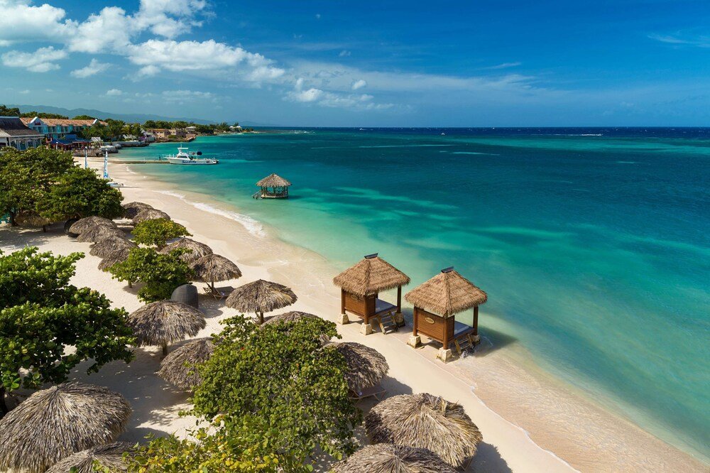 Sandals Jamaica Montego Bay all-inclusive beachfront resort for adult couples, photo 3 of 8