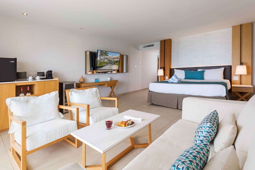 Sonesta Ocean Point adults-only all-inclusive resort, Sint Maarten, photo 4 of 8